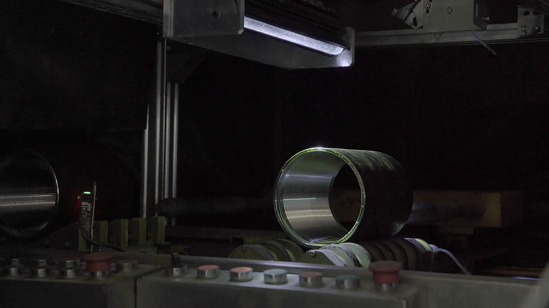 Magnetic particle inspection system for couplings